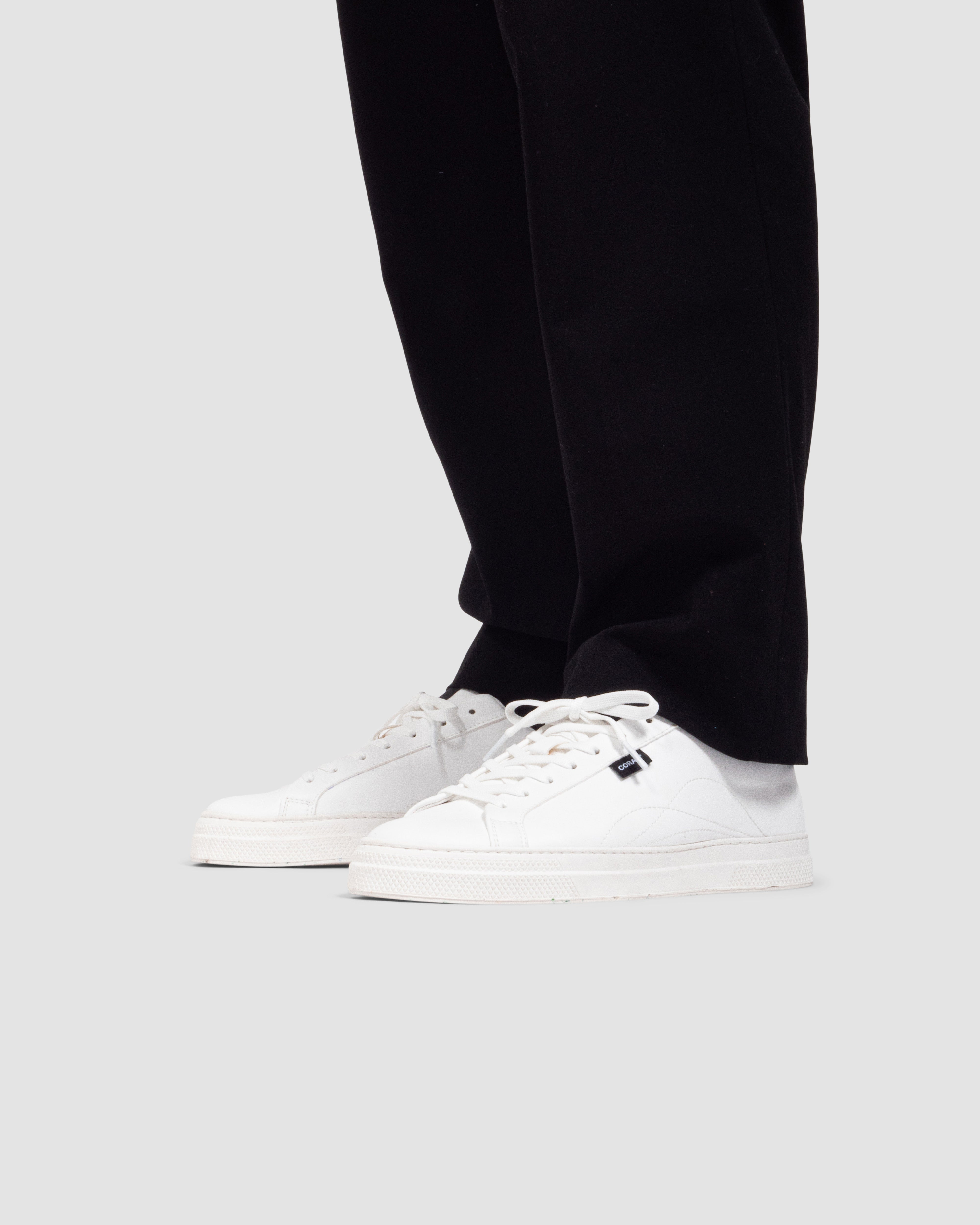 ORIGINS WHITE/BLACK